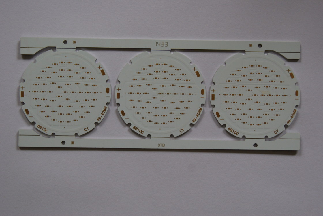 Papan PCB IMS FR-4 Silkscreen Kuning 2-16 Lapis untuk Kinerja Optimal
