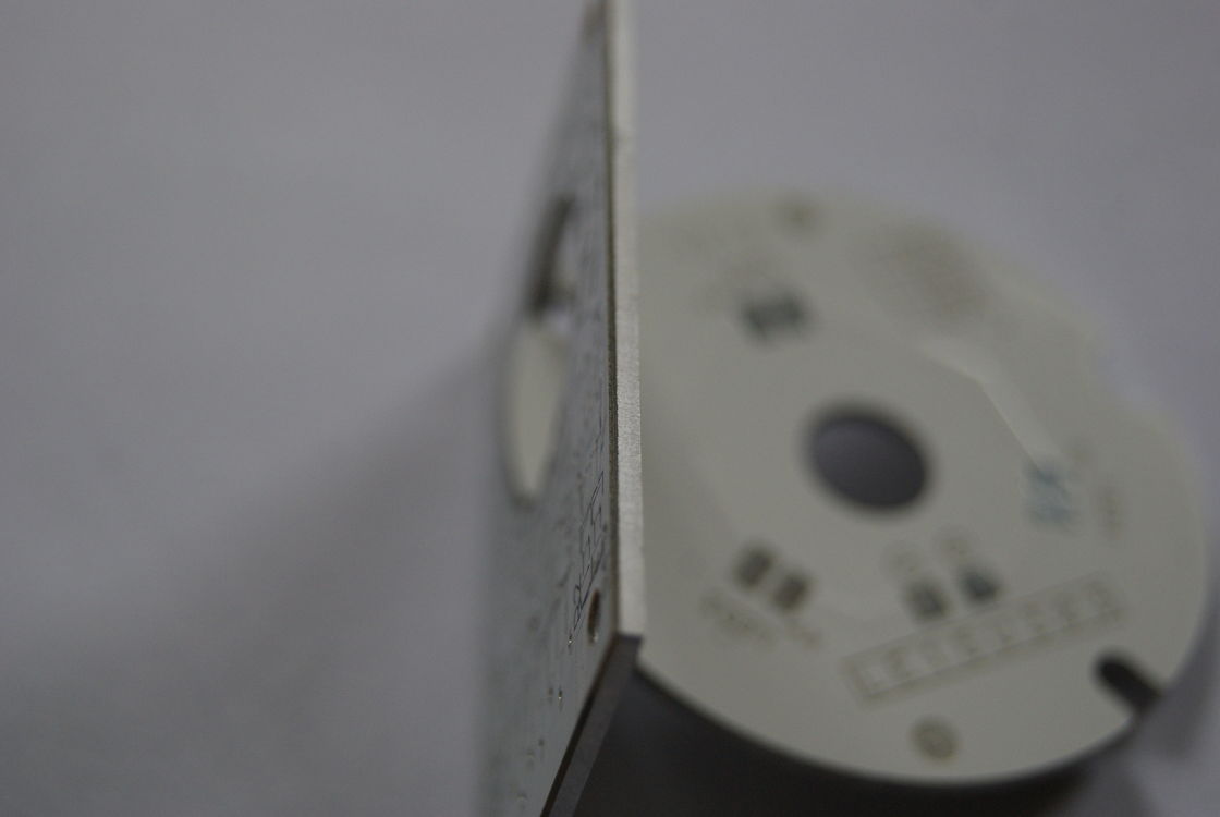 Ketebalan PCB 0,6-6,0MM Konduktivitas termal 1,0w Konduktivitas termal tinggi PCB logam untuk transfer panas yang efektif