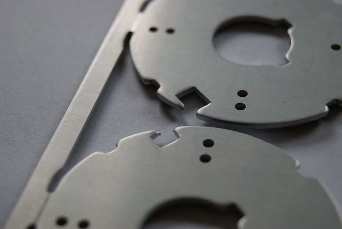 Pelanggan Membutuhkan IMS PCB 1 Lapisan HASL Surface Finish Board dengan Sertifikasi ISO 13485