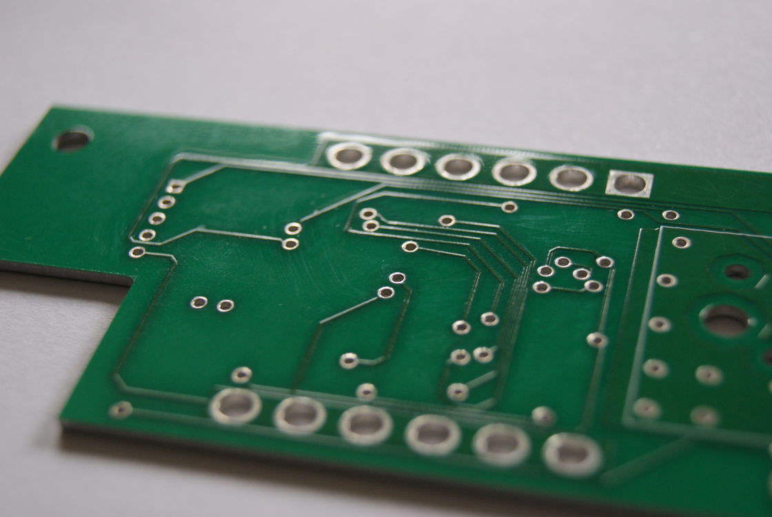 0.5/1/2/3/5/8 W Konduktivitas Termal IMS PCB dengan White Silkscreen dan Sertifikasi ISO 9001 2015